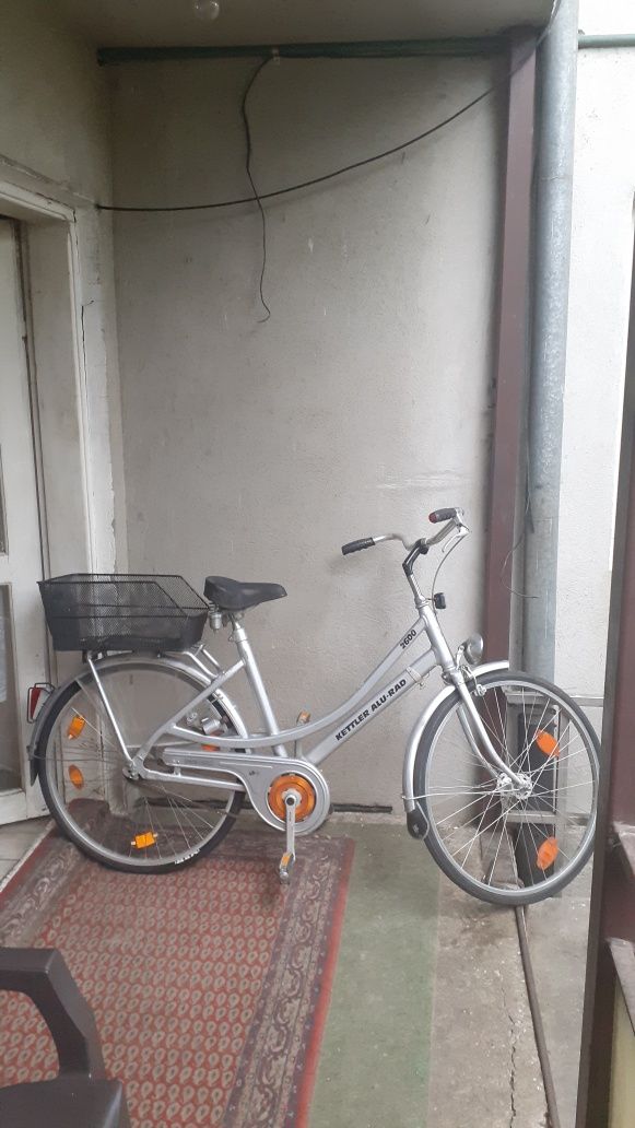 Bicicleta de dama aluminiu