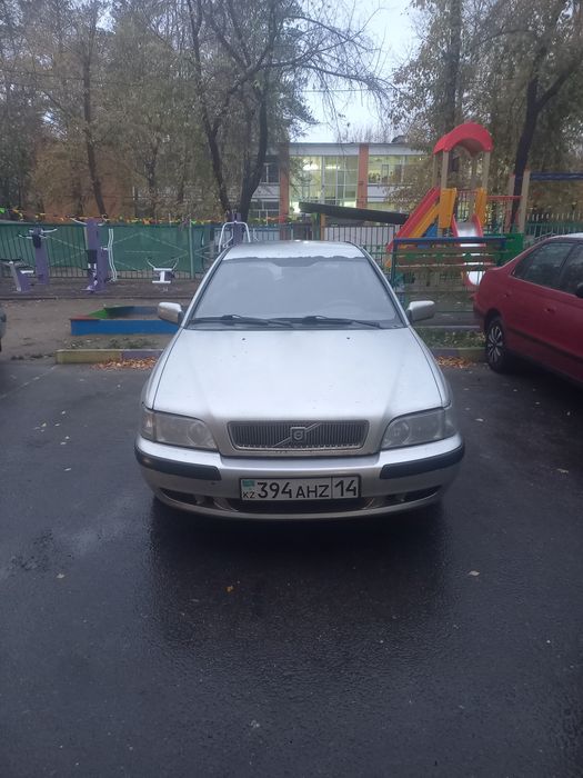 Продам Volvo v 40  2003 года