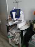 Masina de brodat Brother VR cu masa Brother, soft, accesorii