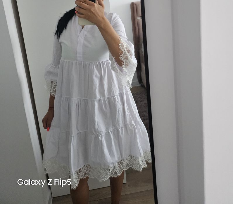 Бели Рокли по 20 лв.