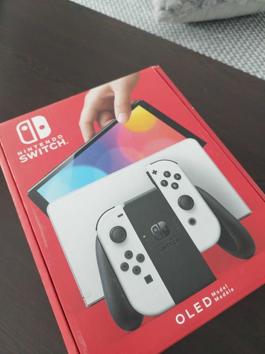 Nintendo Switch Oled със стъклен протектор