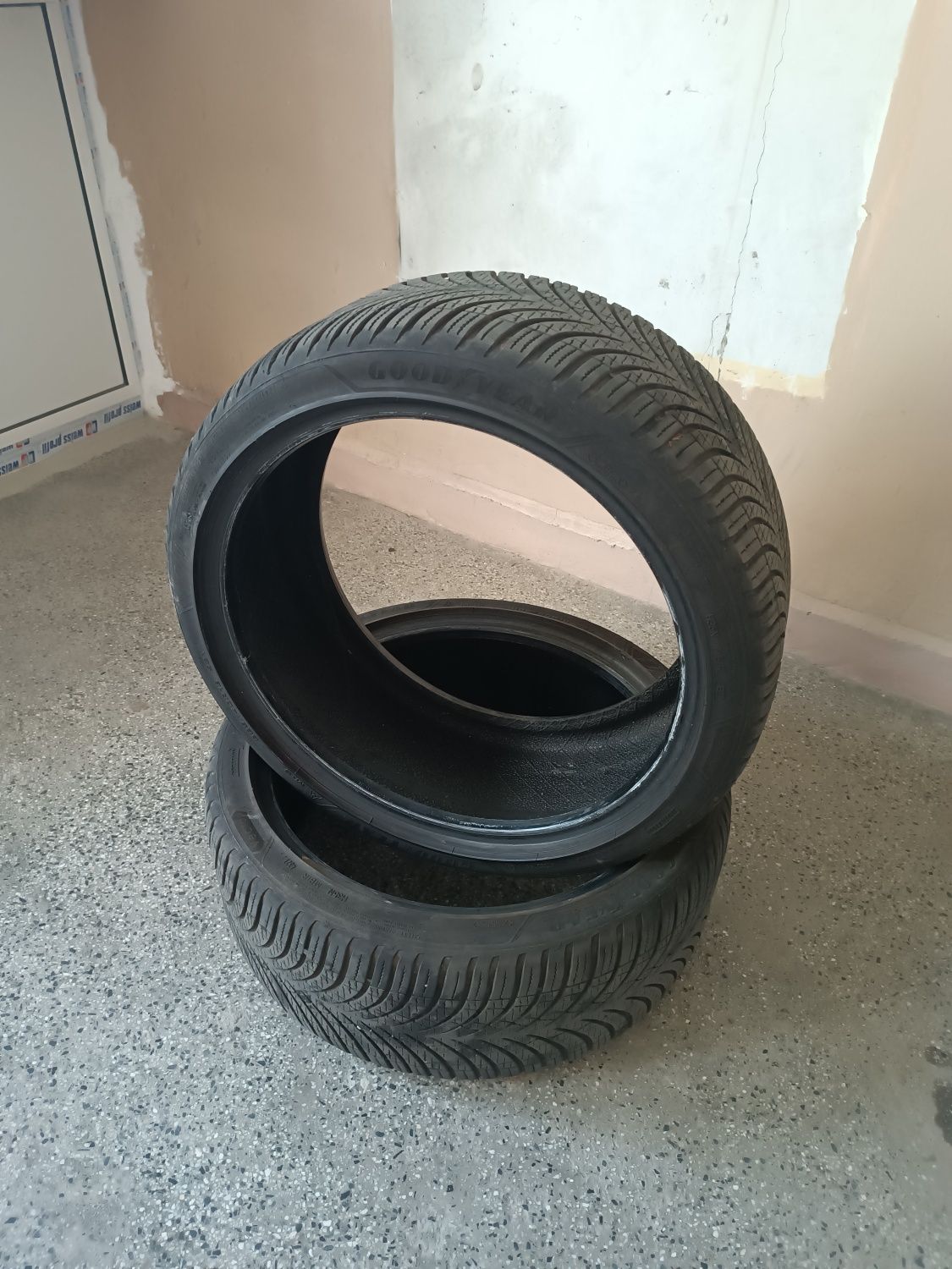 Goodyear 225/40/18 y92