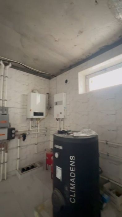 Sotiladi Дом Мирабад Махаля Карасу 8,21 сотки 3 уровня ор. Рисовый