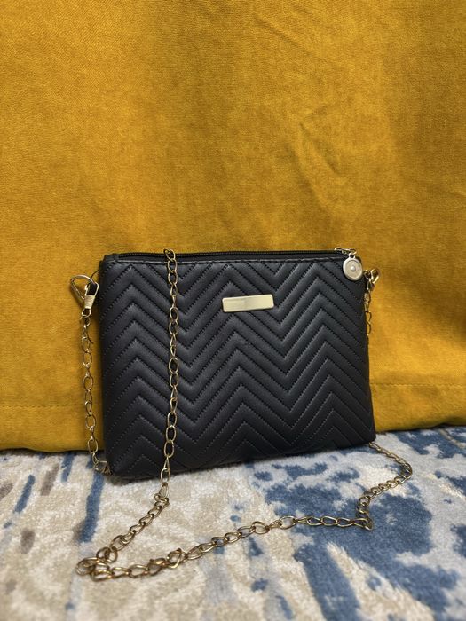 Продам сумку в виде клатча!