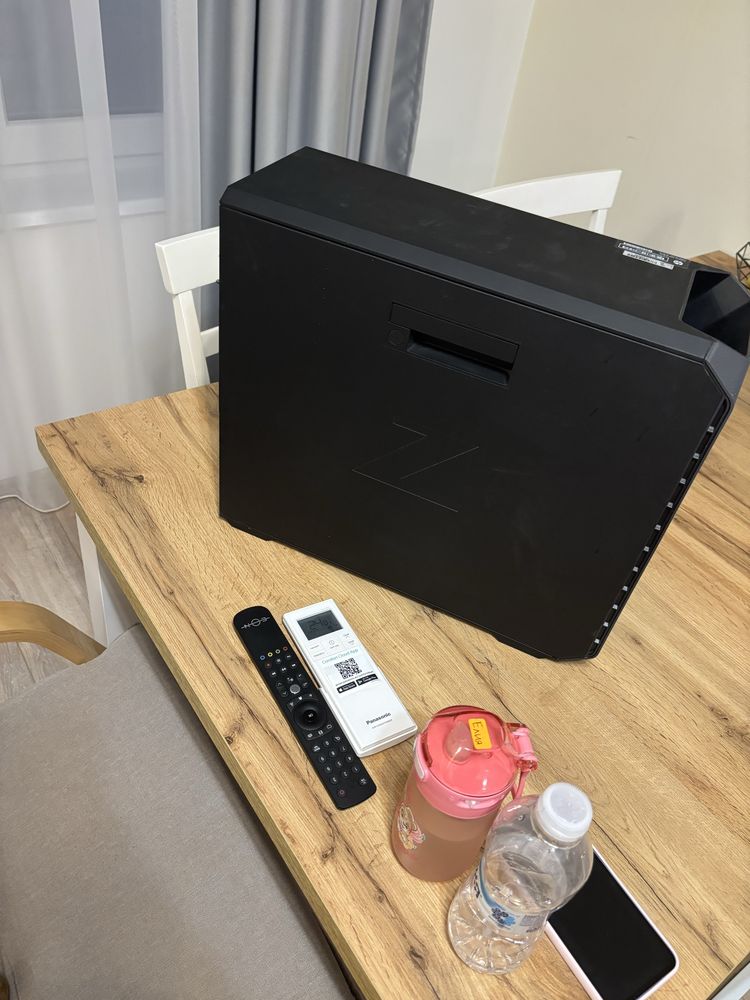Геймърски компютър HP Z4