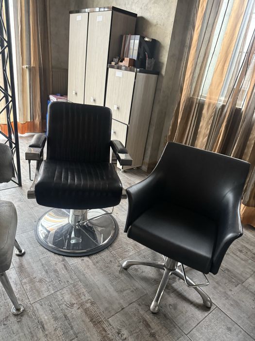 Vand scaune de salon/ frizerie