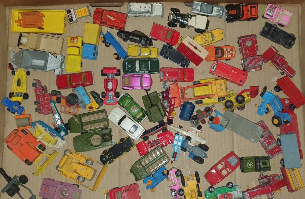 Matchbox Corgi Dinki и др. Винтидж колички влекачи камиони