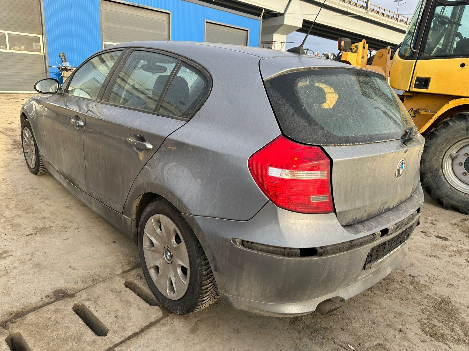 Dezmembrez / Dezmembrari / Piese Bmw seria 1 e81 facelift 2.0d n47 2009 gri volan stanga