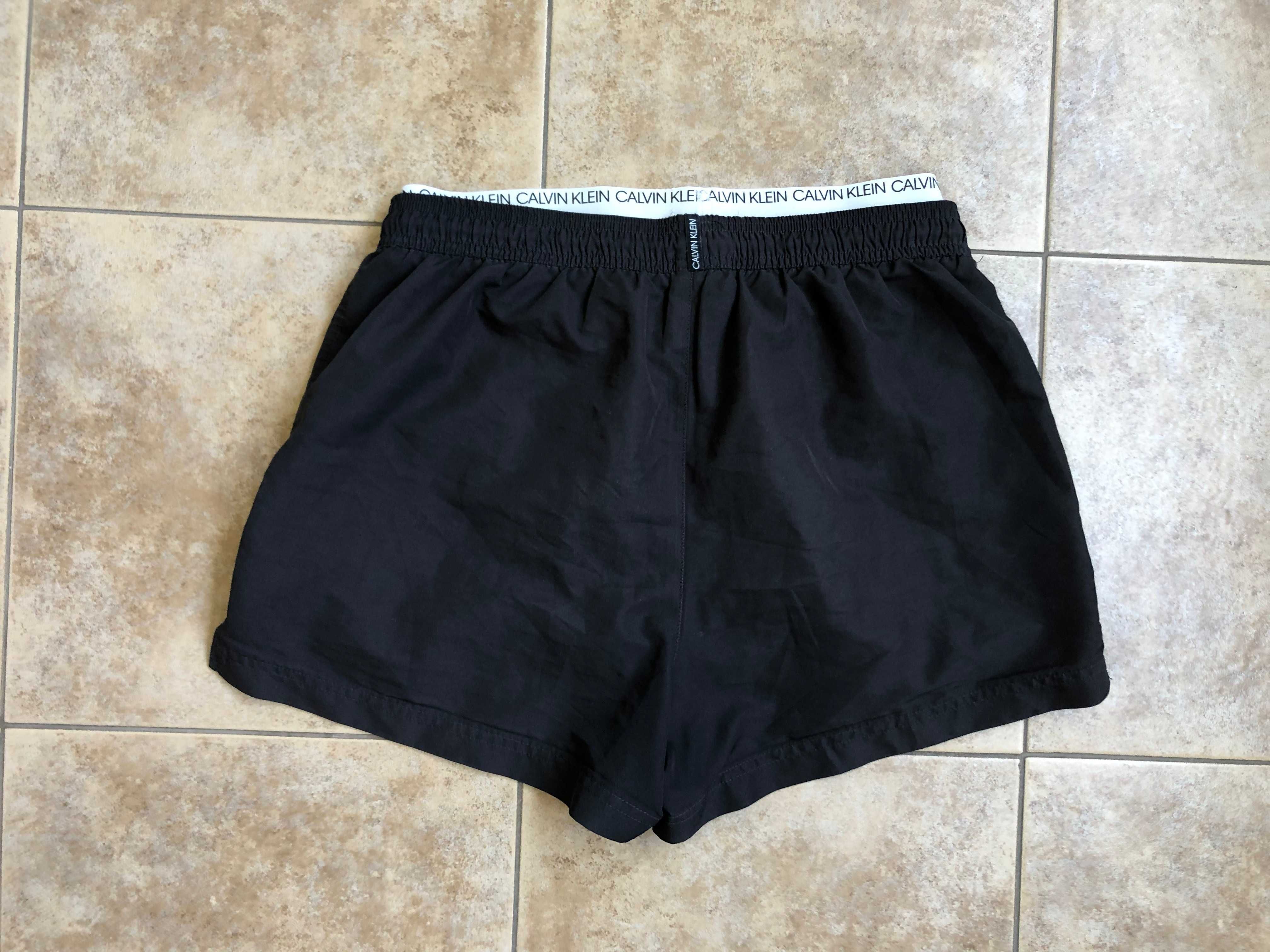 Emporio Armani/Calvin Klein къси панталони L