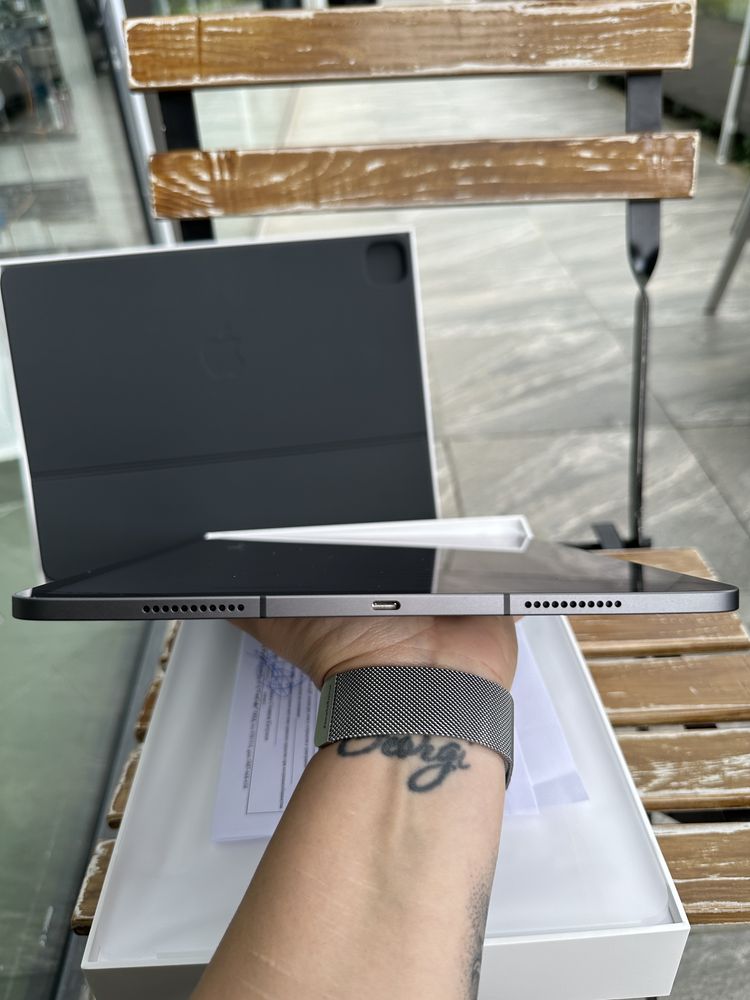 Apple iPad Pro 12,9 5th gen  / 256 GB / Cellular / М1