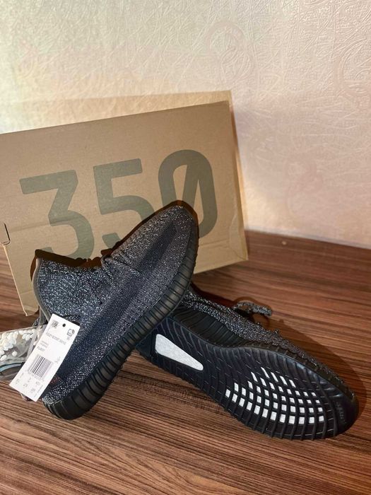 маратонки Adidas Nike