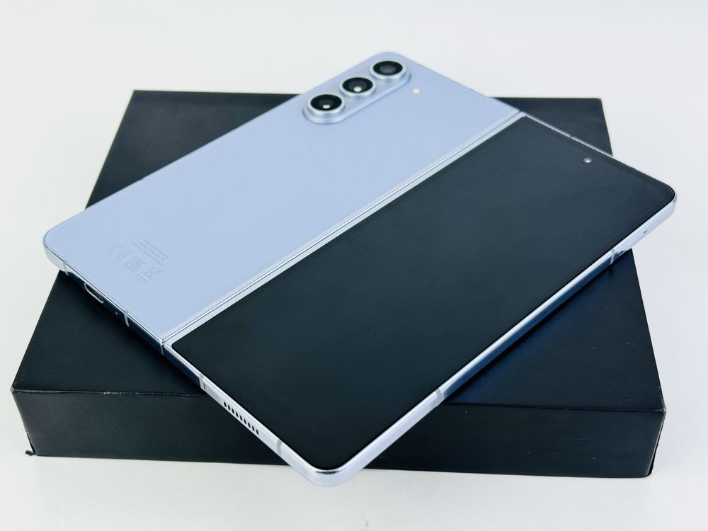 Samsung Galaxy Z Fold 5 5G 512GB 12RAM Icy Blue Отличен! Гаранция!