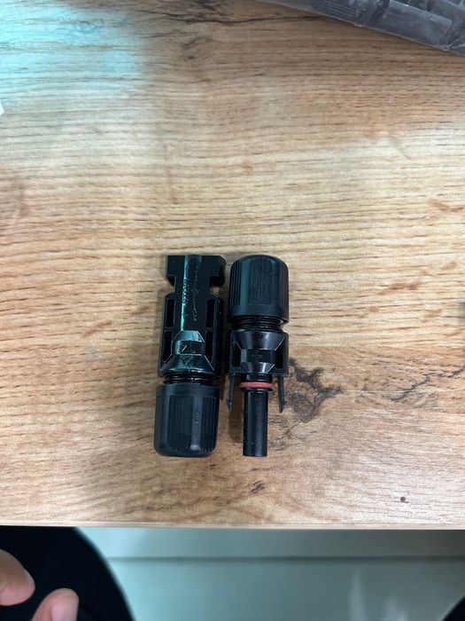 Quyosh panellari uchun kabel avtomat connector