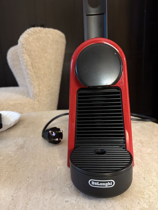 Nespresso Essenza Mini еспресо с капсули