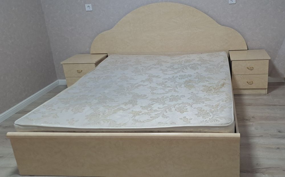 Кровать двухспальняя