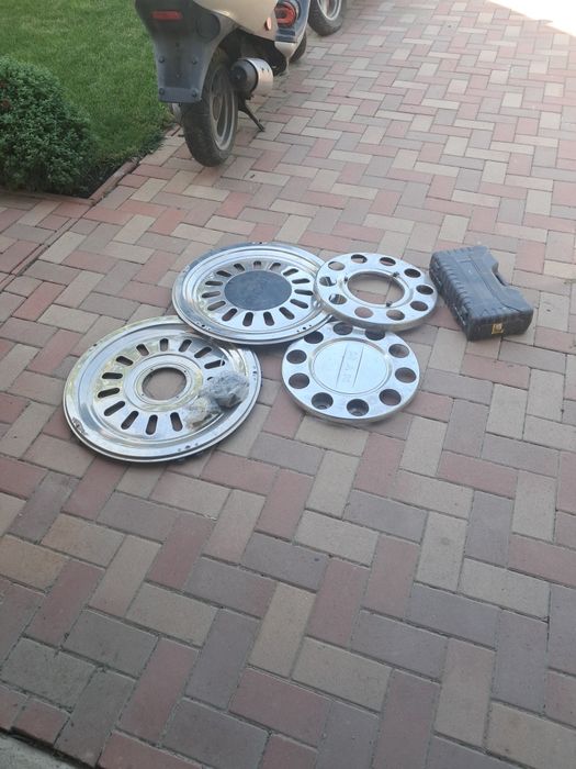 Vind ce se vede trimit și prin curier