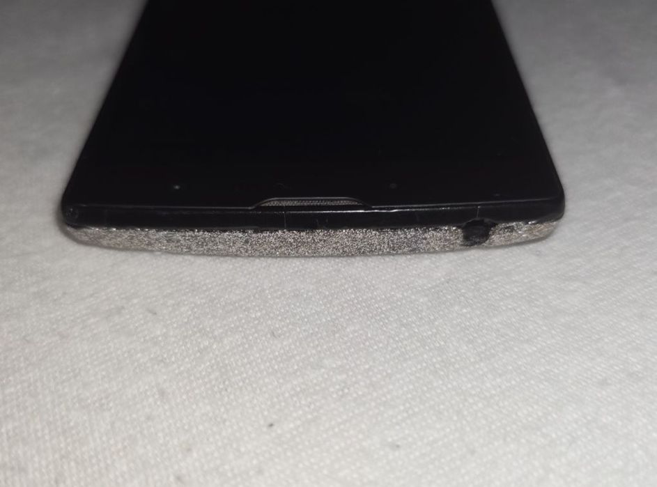 Vand un lg g4c cu 4gb memorie