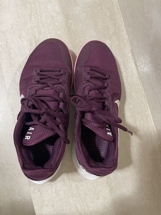Дамски маратонки Nike