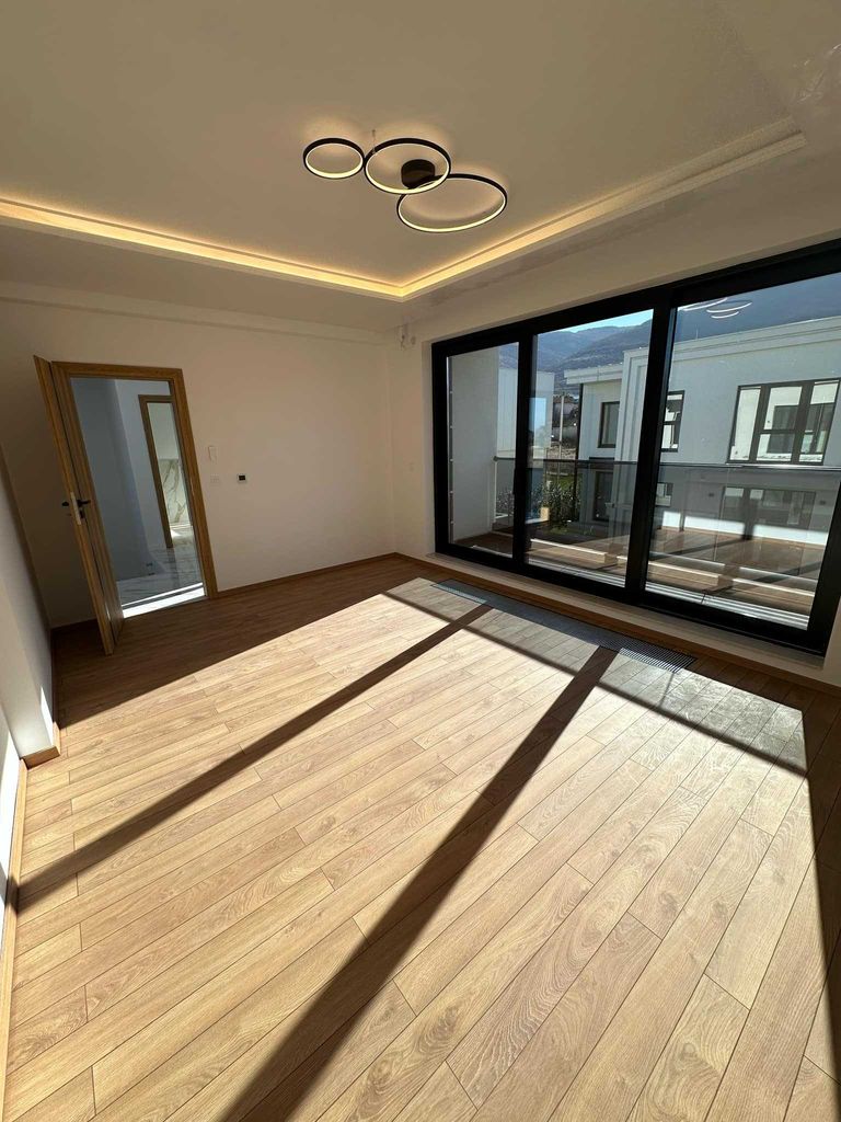 Продава се Къща в с. Марково, Област Пловдив - 280 кв.м за 2143 €/кв.м - Снимка #13