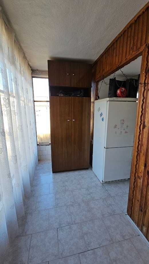 Масивна двуетажна къща + втора малка къща + двор гр. Раковски