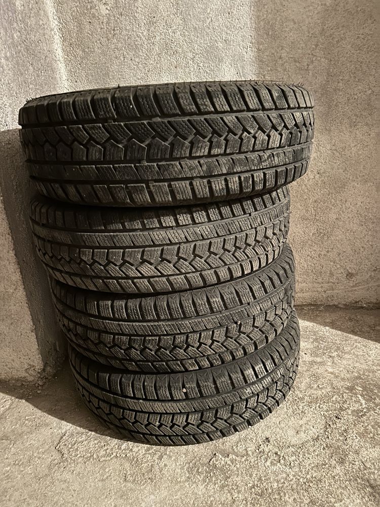 Продавам зимни гуми