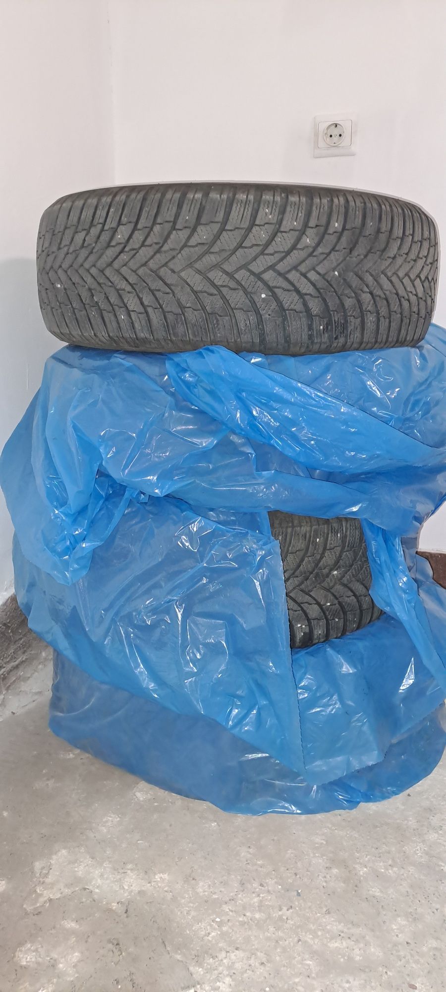 Зимни гуми Firestone winterhawk 255/55 R16