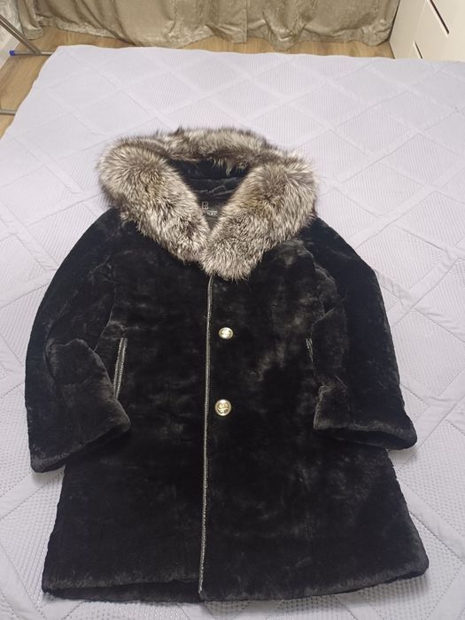 Мутоновая шуба, капюшон натуральная чернобурка