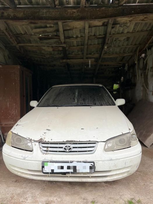 Продам машину Toyota