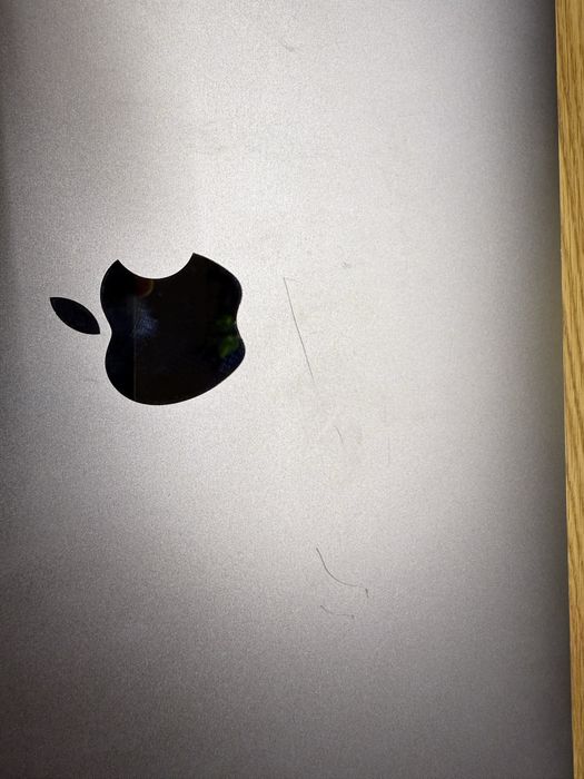Apple Macbook air M1 2020 13 inci