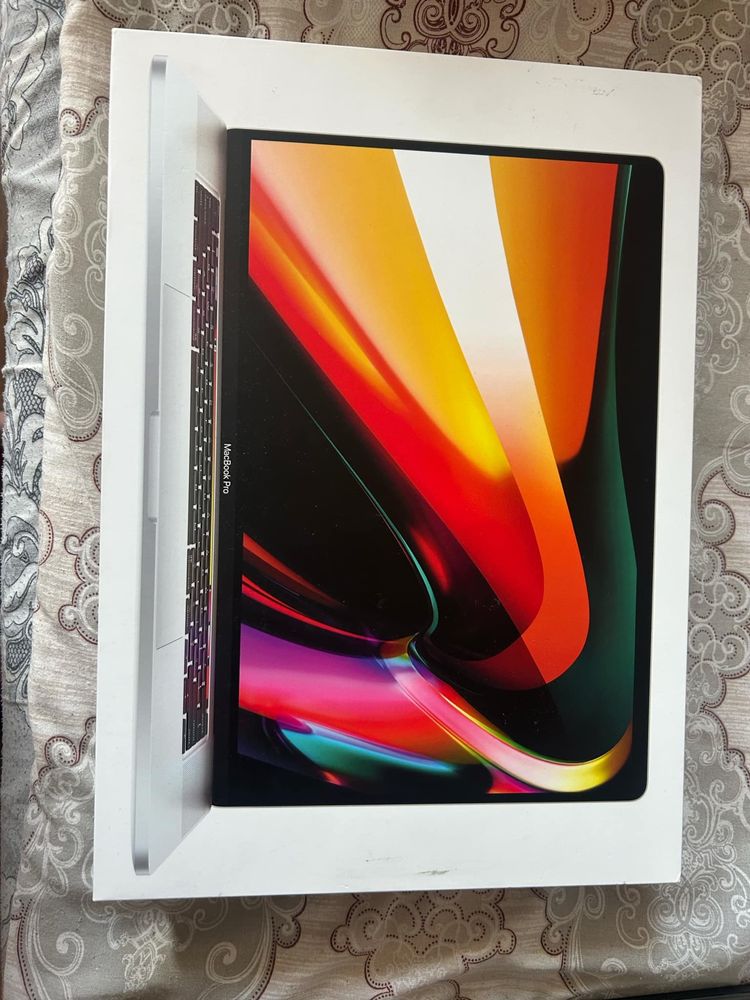 MacBook Pro 16” 2019 2.6GHz i7 16GB RAM 512 GB