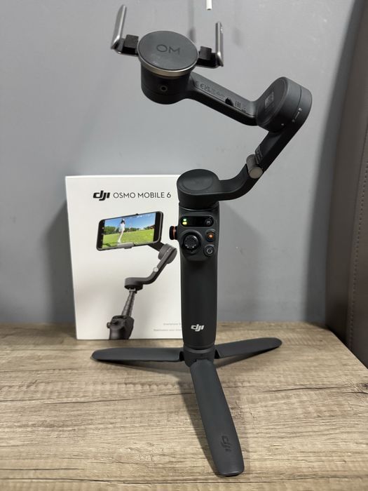 DJI Osmo Mobile 6 – стабилизатор за телефон / Gimbal