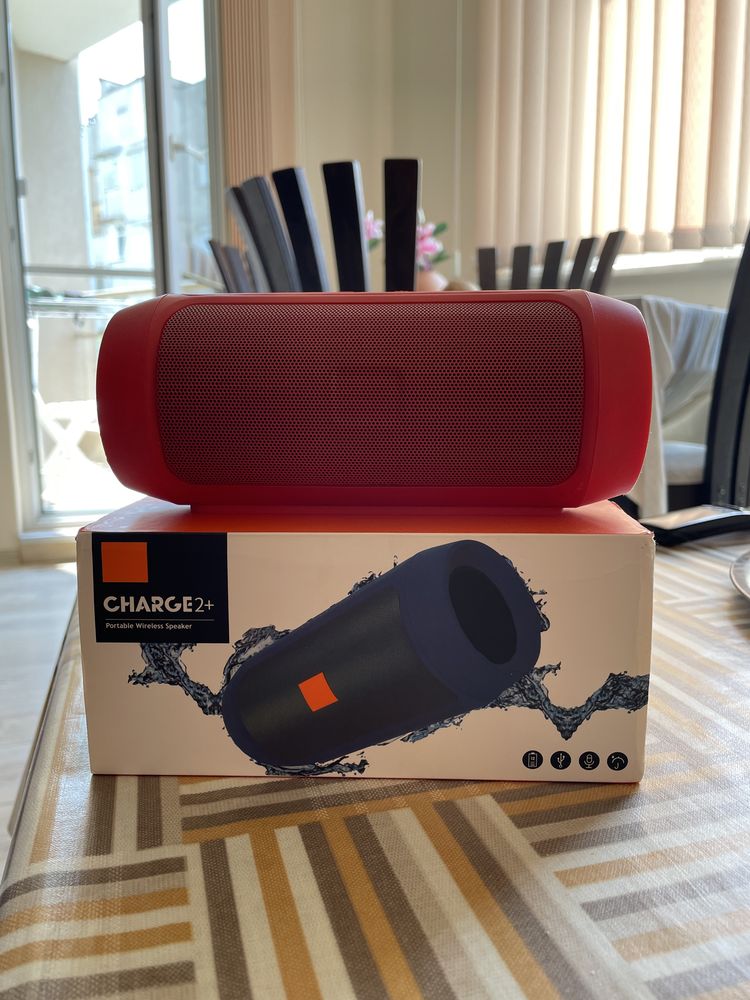 Червена тонколона CHARGE2+