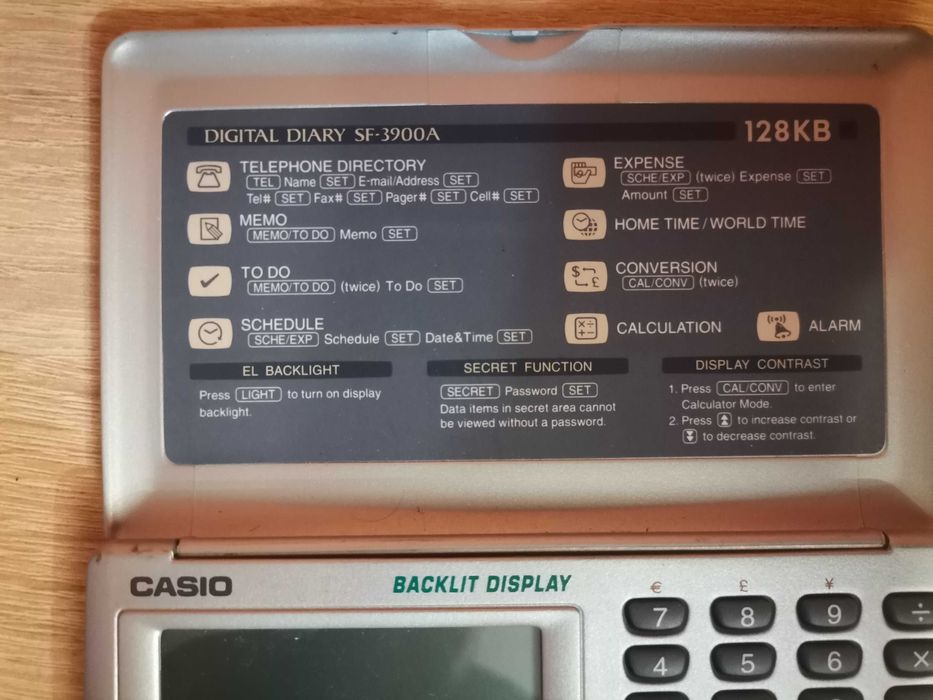 Джобен компютър Casio