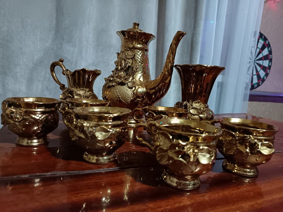 Чайный сервиз с позалотой