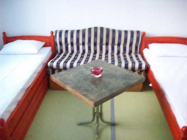 Дава се под наем  в Пловдив, Централна гара - 12 кв.м за 153 € - Снимка #3