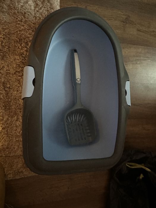 Litiera pisicii de talie mica si mare