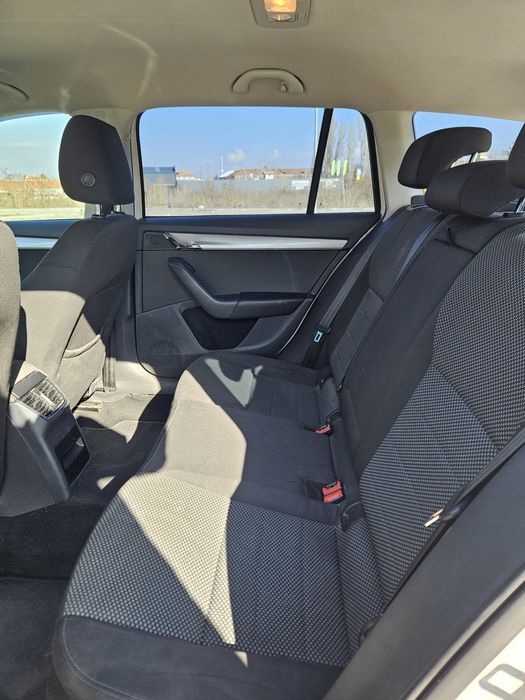 Skoda Octavia 1.6 TDI DPF DSG, Комби