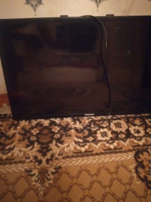 Продаётся телевизор б/у самсунг