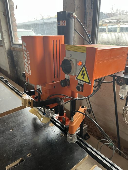 Blum minipress masina de gaurit