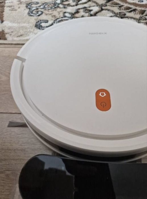 Срочно роботпылесос продаю