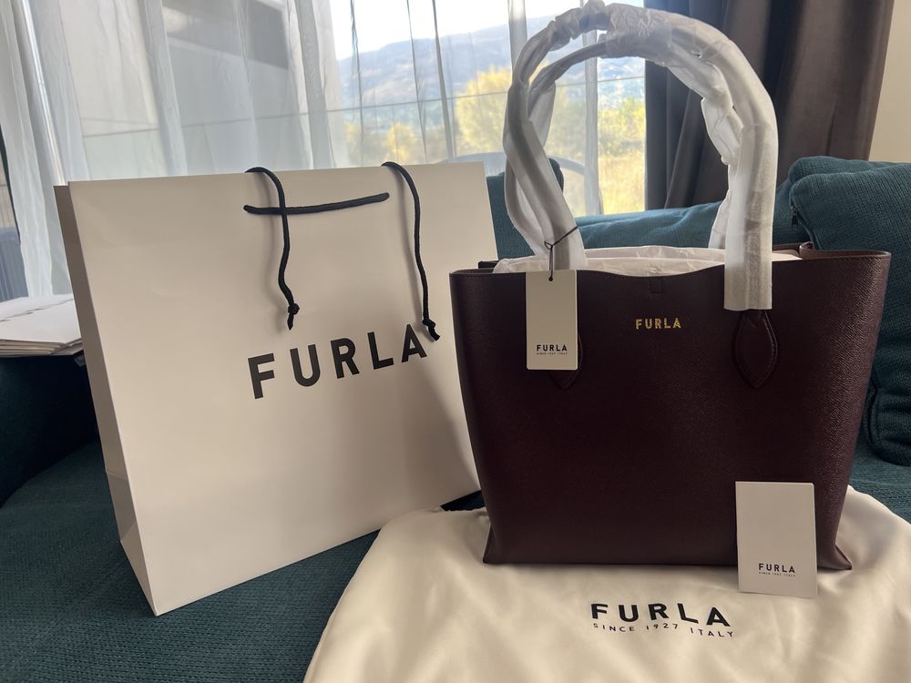 FURLA ERA SYRAH.100%оригинал,със сериен номер.L размер.Нови