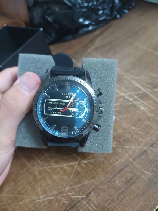 Tissot qo'l soati yangi