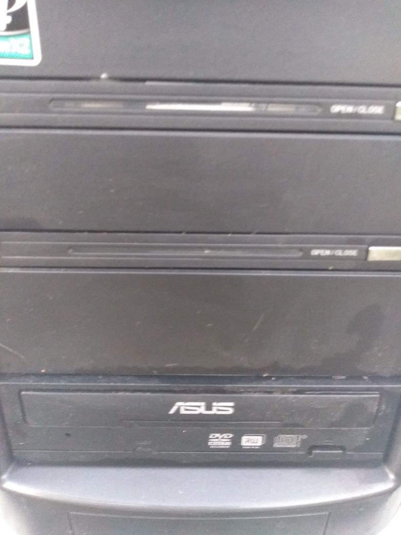 Кутия от компютър ,,ASUS ,, Delux .