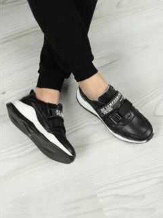 Стильныные кроссовки. Натуральная кожа