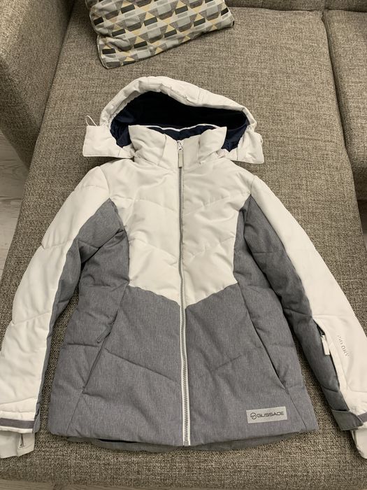 Верхняя одежда, куртки, комбинезоны Цены разные Серебряная куртка в от