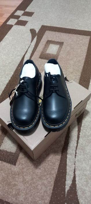 Pantofi Dr. Martens