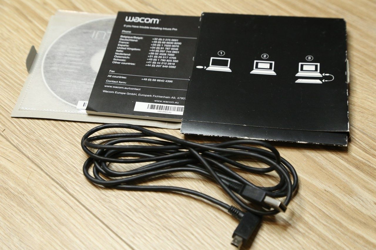 Wacom Intuos Pro Pen and Touch M.