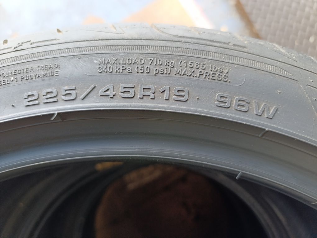 Anvelope de vara 225 45 19 Goodyear Runflat 2 buc.
