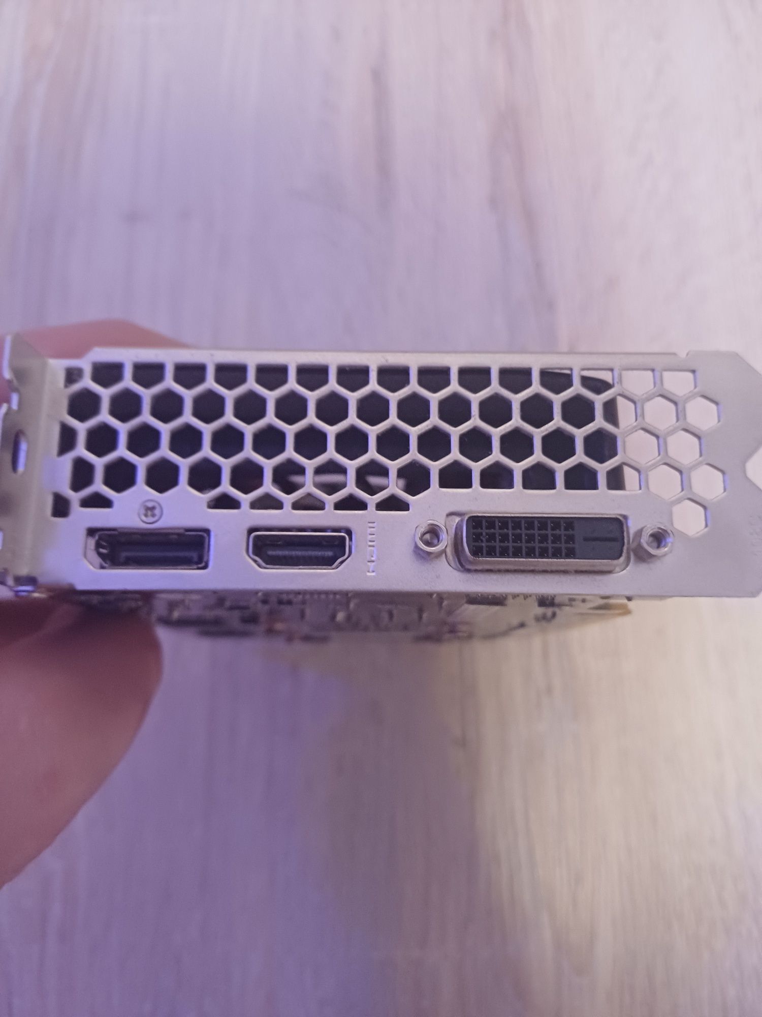 Видео карта GTX 1050TI