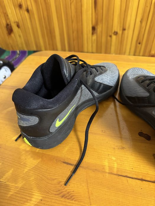 Nike giannis freak 6